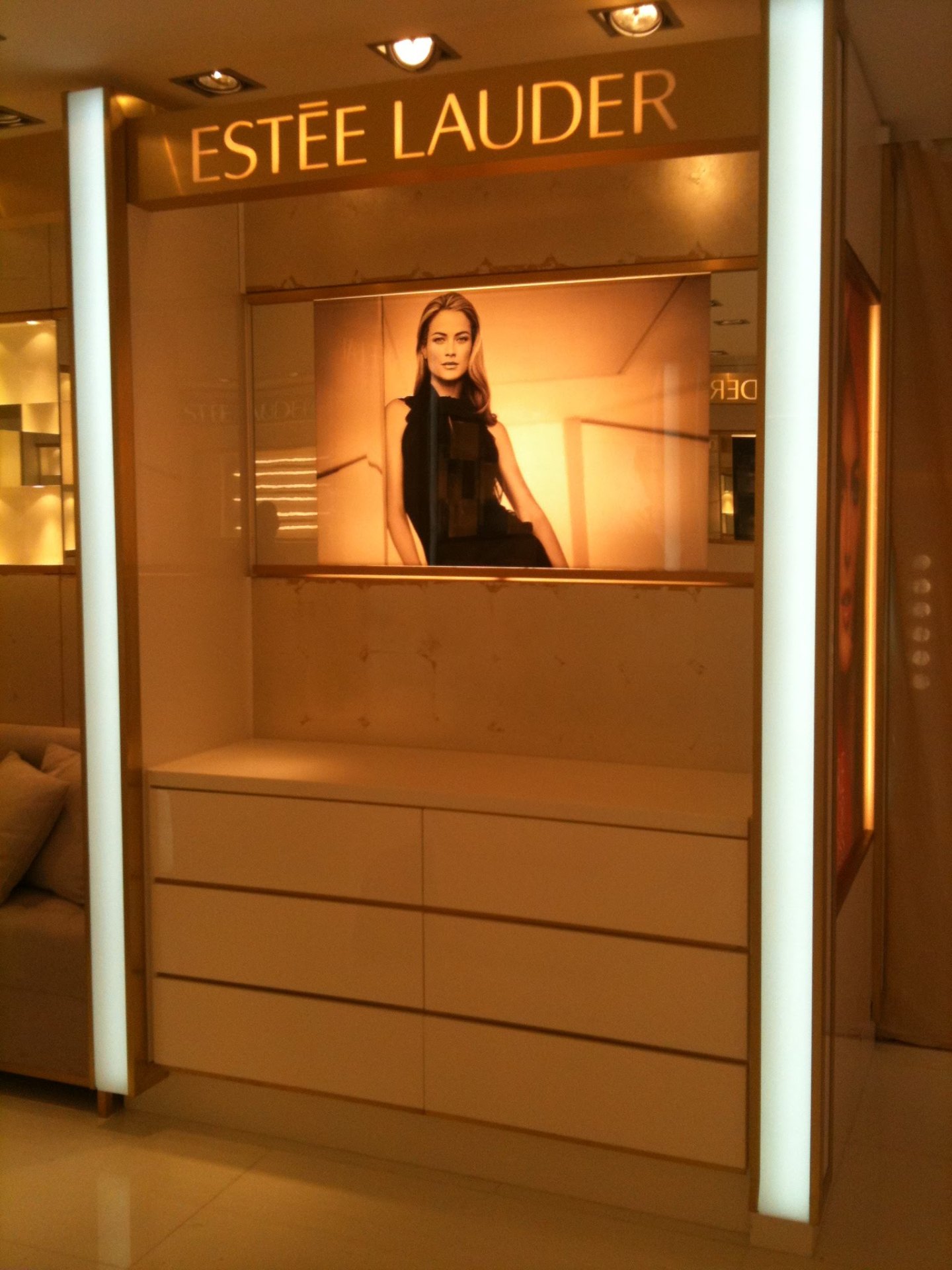 Estée Lauder — imagen 13
